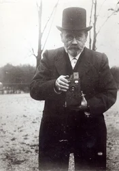 Emile Zola beim Fotografieren